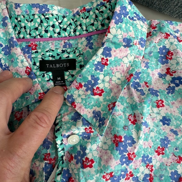 Talbots cotton button down - Picture 2 of 5